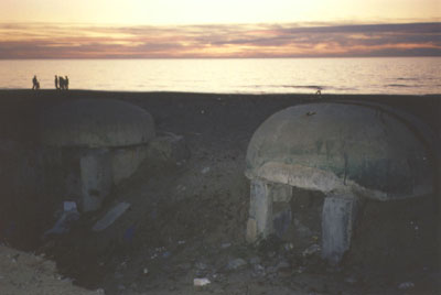 artsy bunker at sunset pic